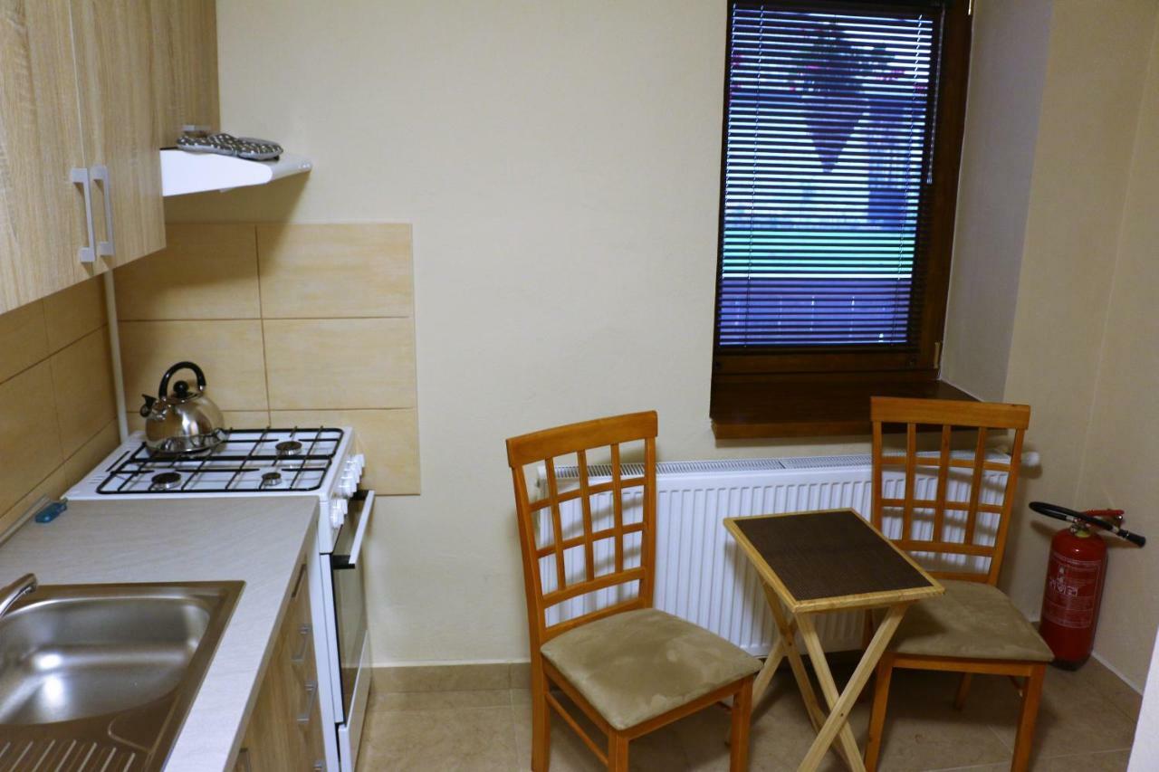 Ubytovanie Tri Ruze Krásnohorské Podhradie Extérieur photo