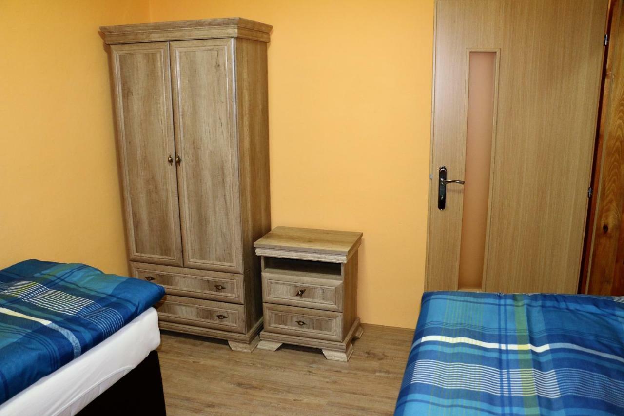 Ubytovanie Tri Ruze Krásnohorské Podhradie Extérieur photo