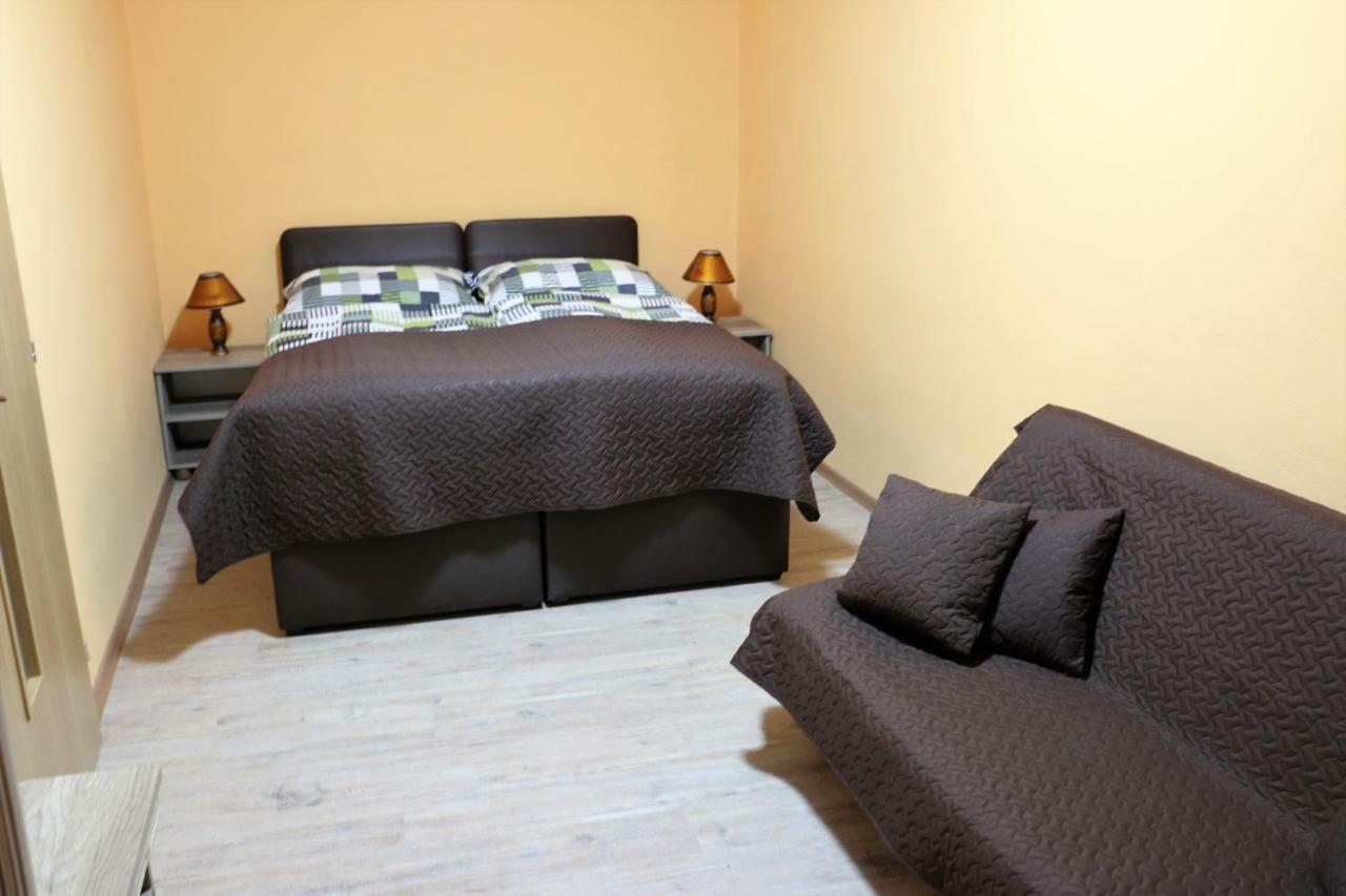 Ubytovanie Tri Ruze Krásnohorské Podhradie Extérieur photo