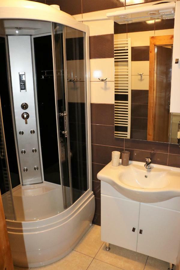 Ubytovanie Tri Ruze Krásnohorské Podhradie Extérieur photo